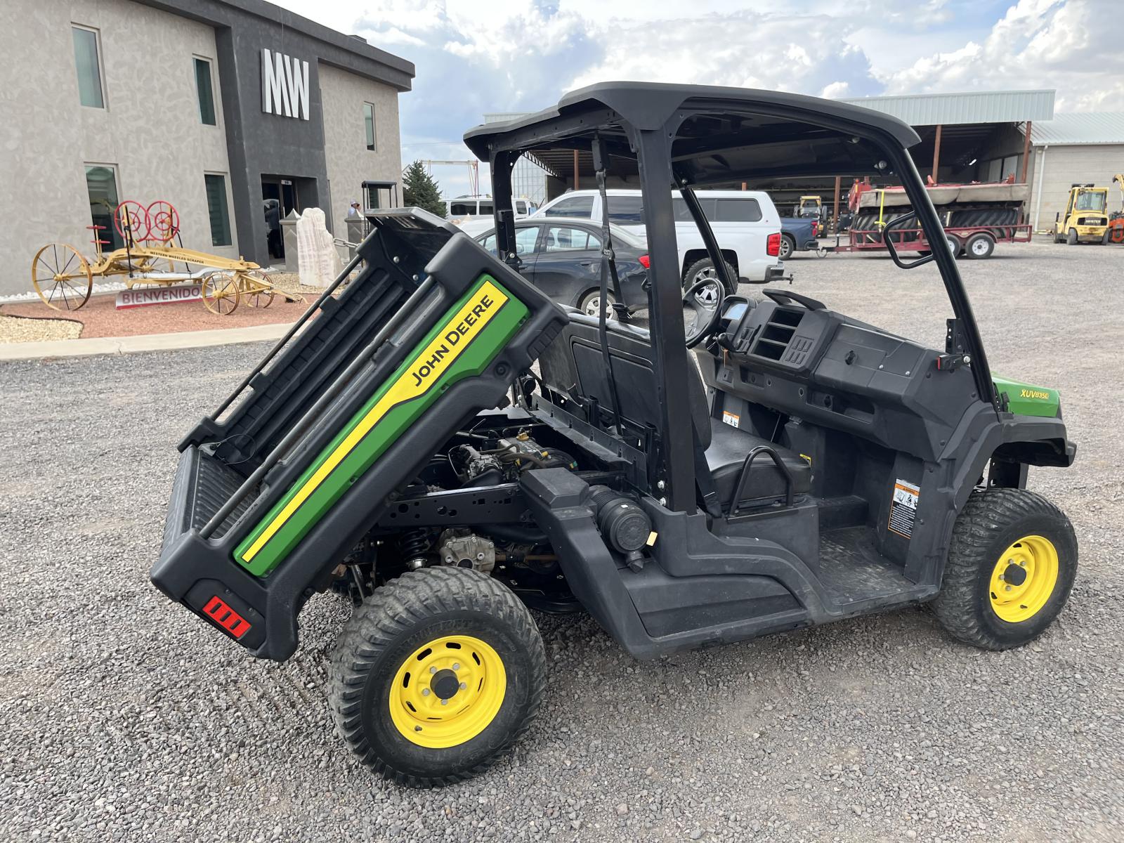 ./imagenes/INVOICE/2019/18261/JOHN DEERE XUV835E (5).JPG